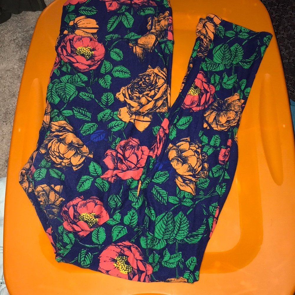 LuLaRoe Tall & Curvy Leggings